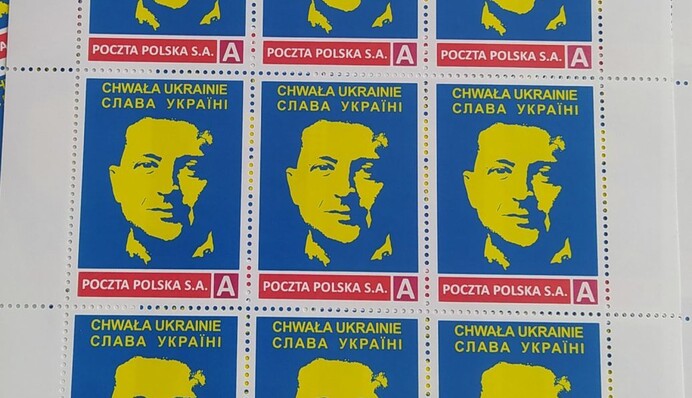 Раскупили за несколько часов: в Польше выпустили почтовые марки с Зеленским, фото