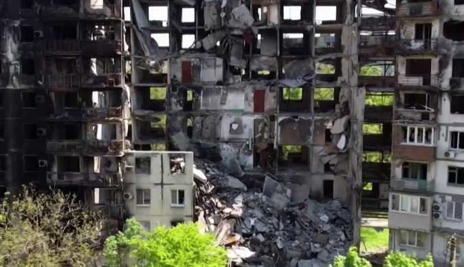 Стертий з лиця Землі Маріуполь показали з висоти пташиного польоту: відео