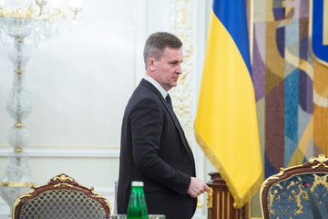 Экс-замгенпрокурора хочет выиграть у Наливайченко в суде гривну‏