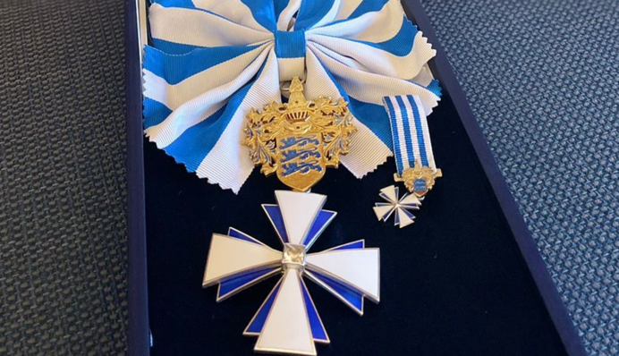 В знак особого уважения: Зеленский получил высокую награду из столицы Эстонии, фото