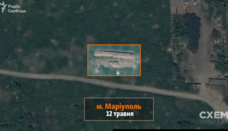 В Мариуполе рашисты хоронят людей в траншеях: фото еще одной 