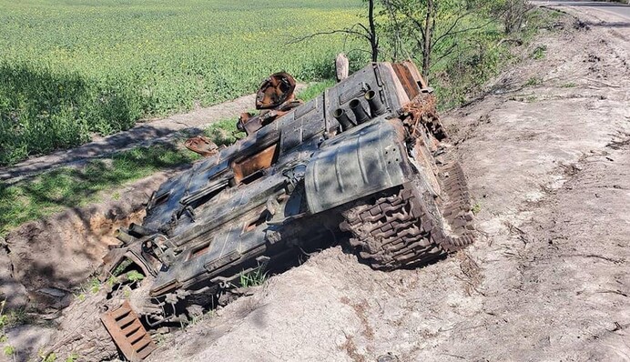 Знищено 600 гармат, 200 