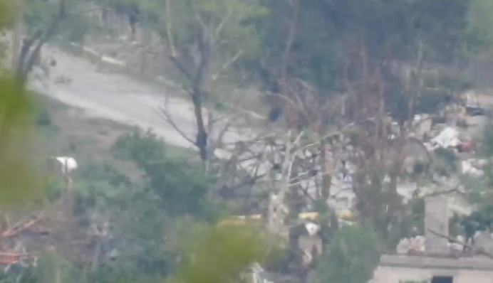 ЗСУ знищили у Рубіжному бронемашині російської розвідки: відео 