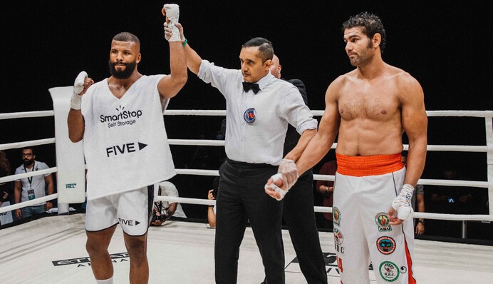 Разобрался за 46 секунд: экс-чемпион мира брутально нокаутировал соперника