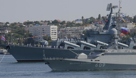 ​В Черном море резко увеличилось количество кораблей РФ: чего ожидать