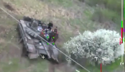 Завадив застіллю окупантів: бійці ООС показали на відео роботу дрона-камікадзе