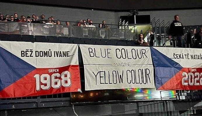 Заборона не стала на заваді: чеські фанати оригінально підтримали Україну