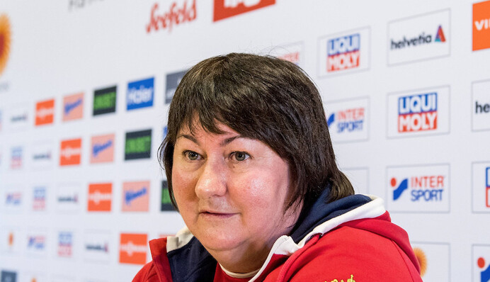 Відповіла за нацистів: легенду російського спорту жорстко принизили через Україну