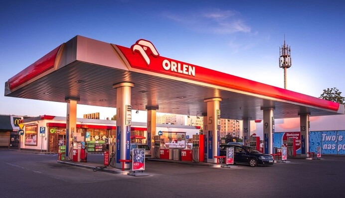 Шари більше не буде: Польща припинила безкоштовні поставки пального в Україну