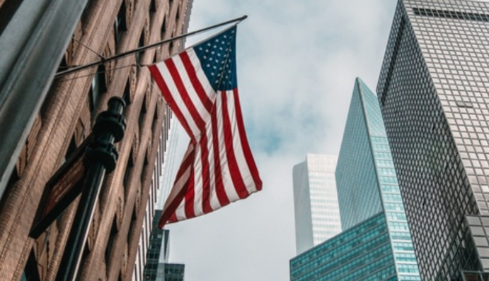 Допомога українським біженцям у США: як оформити програму