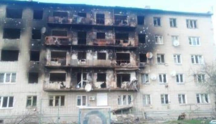 Ворог зазнає втрат, але продовжує обстріли Луганської області: фото наслідків