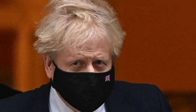 Вечеринка в локдаун вылезла боком: Борису Джонсону грозит голосование по отставке