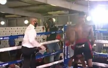 Жахливі кадри: боксер із ПАР приголомшив вчинком після падіння суперника