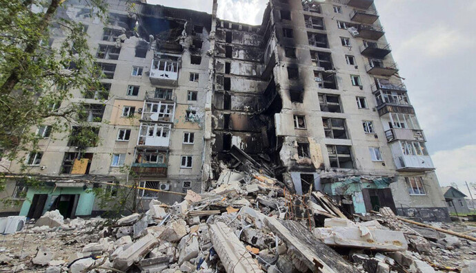 Окупанти намагаюся взяти Сєвєродонецьк та перерізати важливу трасу: озвучено дату