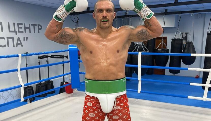 Усик удивил выбранной формой для тренировок: фото