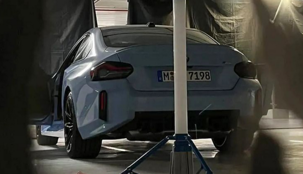 BMW оновив M2: у мережі показали шпигунські фото прототипів спортивного купе