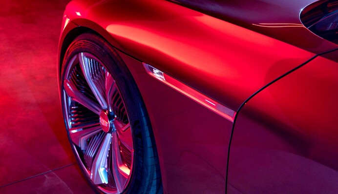 ​Cadillac готов выпустить флагманский электроседан: в сети появились тизеры