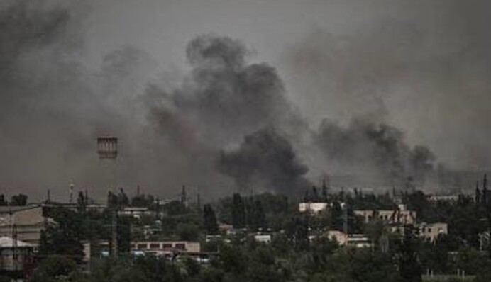 Сотнями горят в Северодонецке: Арестович рассказал о провале наступления оккупантов