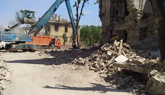 Оккупанты в Мариуполе отказались от поиска тел погибших: здания просто сносят