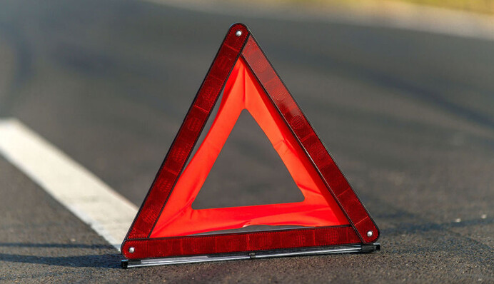 Під Вінницею легковик влетів у автобус: багато загиблих, фото