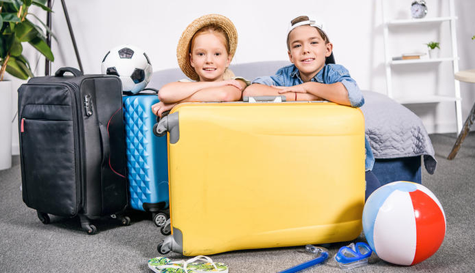 ​В Украине ослабили правила выезда за границу для детей: что изменилось