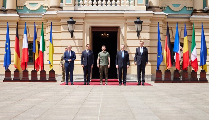 Чотири країни Європи підтримали негайний статус кандидата в члени ЄС для України