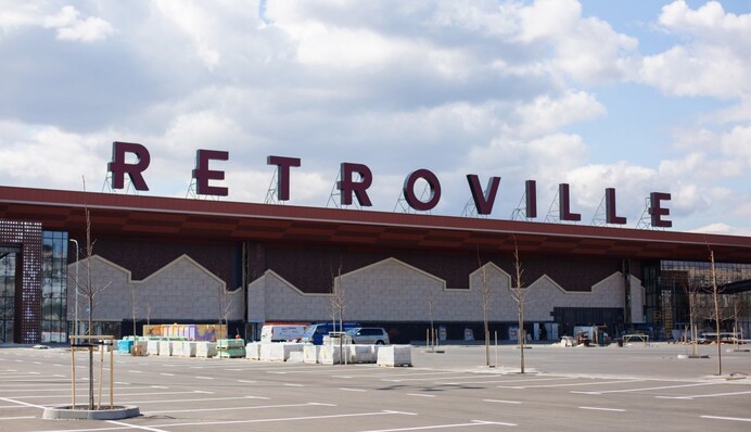 Відродження з попелу: столичний ТРЦ Retroville повертається до роботи