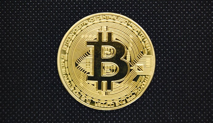 Курс биткоина упал до 19 тысяч долларов впервые с декабря 2020 года