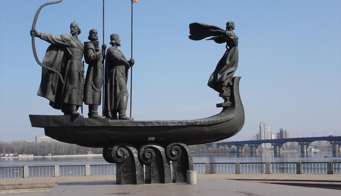 Війна за історію: як Україна захищає свою культурну спадщину від посягань Росії