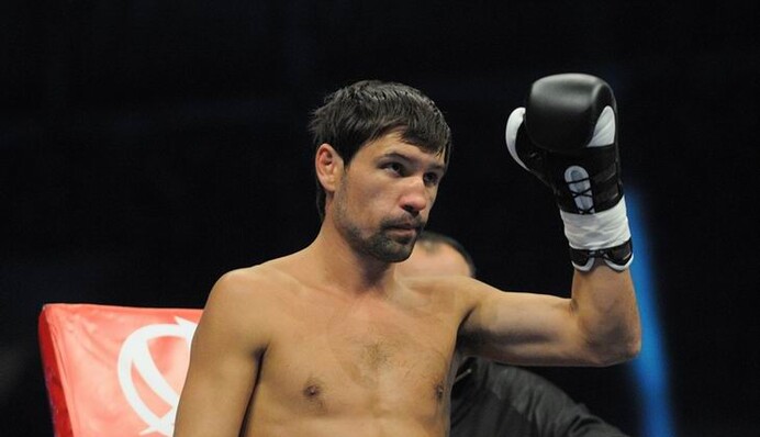 Переміг із гучним скандалом: український боксер у 44 роки став чемпіоном світу