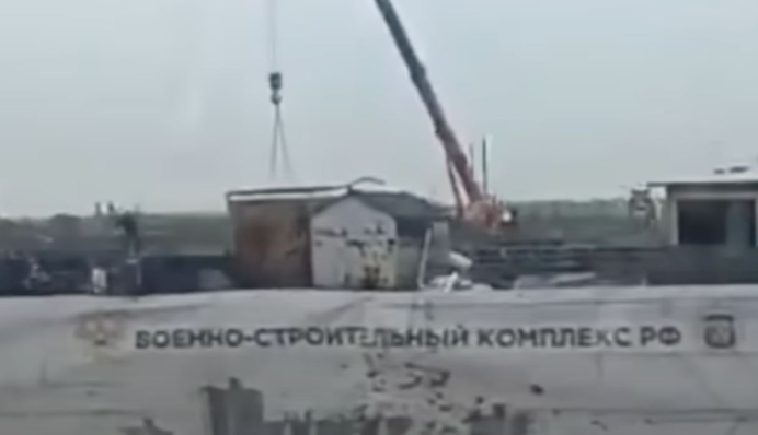 Под видом нового жилья: оккупанты начали строить в Мариуполе военную базу, фото