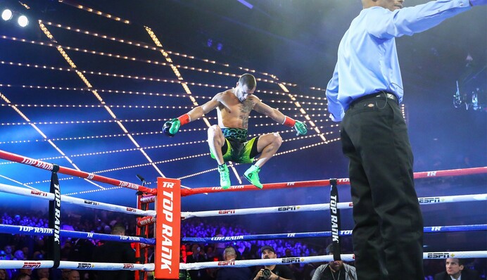 Ломаченко відреагував на обстріл Одеської області та нарвався на жорсткий хейт фанатів: відео