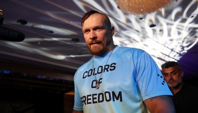 Усик розповів, що у його будинку під Києвом робили російські військові