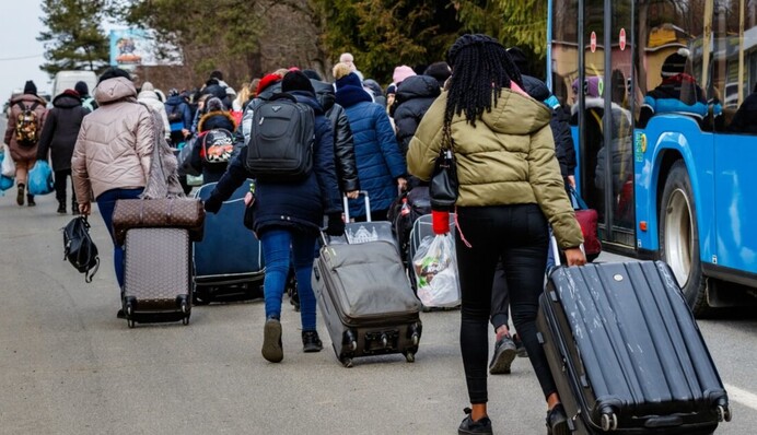 Беженцы получат больше возможностей для трудоустройства: что придумали власти