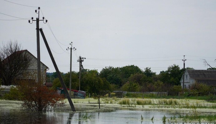Село під Києвом четвертий місяць йде під воду: ексклюзивні фото з Демидова