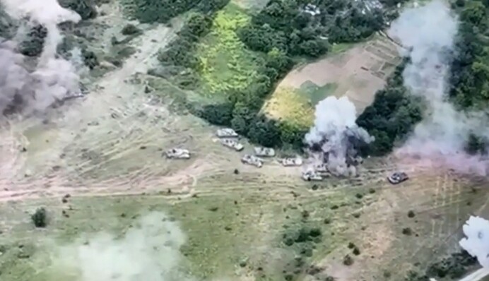 Королівська бригада ЗСУ рознесла бойову колону окупантів: відео удару