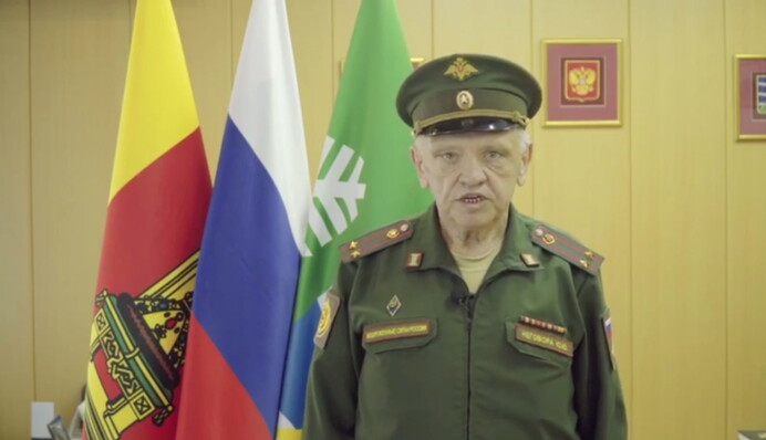 Дід виповз із могили: сіті повеселіло відеозвернення російського військкома