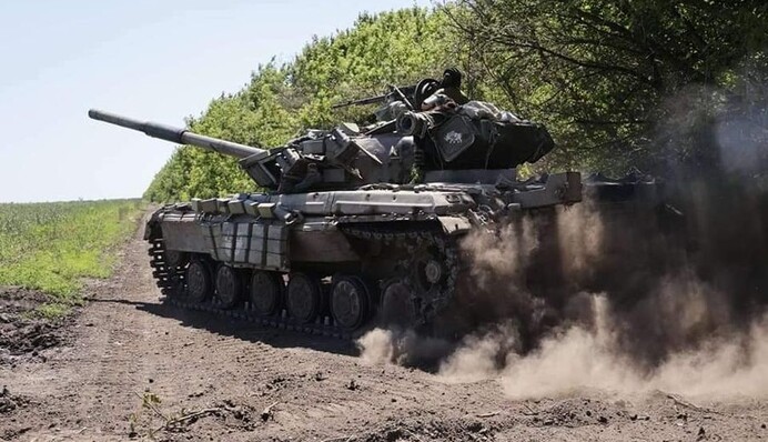 Бої за трасу Бахмут-Лисичанськ та авіаудар поблизу Харкова: зведення Генштабу ЗСУ за вечір 15 липня