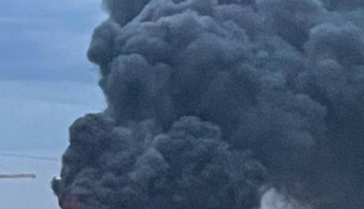 Россия утром нанесла удар по Одессе - город затянуло черным дымом: фото и видео