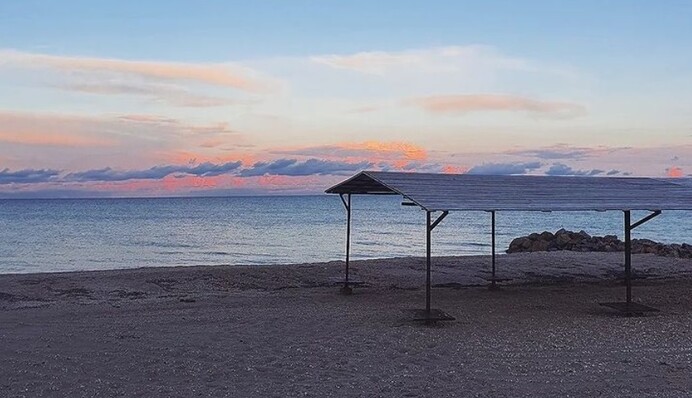 Безлюдные пляжи в разгар 