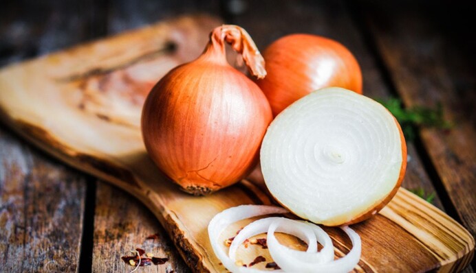 Сочетание ценных веществ: диетолог рассказала о пользе луковой шелухи