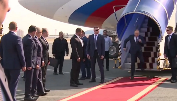 С ним что-то не так: Путин озадачил своим внешним видом во время поездки в Иран, фото