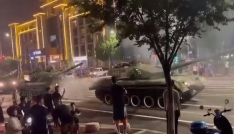 У Китаї масові протести через банківський колапс: на вулицях помічені танки, відео