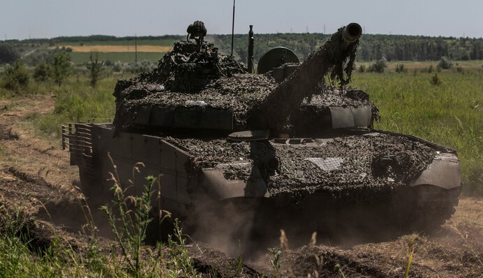 Враг бьет из пушек и 