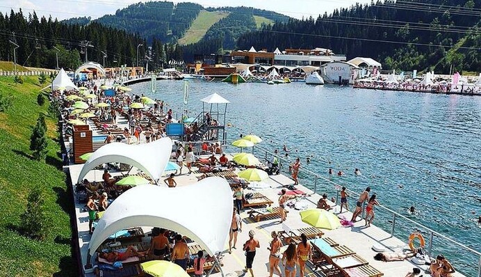 Туризм в Україні під час війни: де можна і не можна ходити в ліс та відпочивати біля води