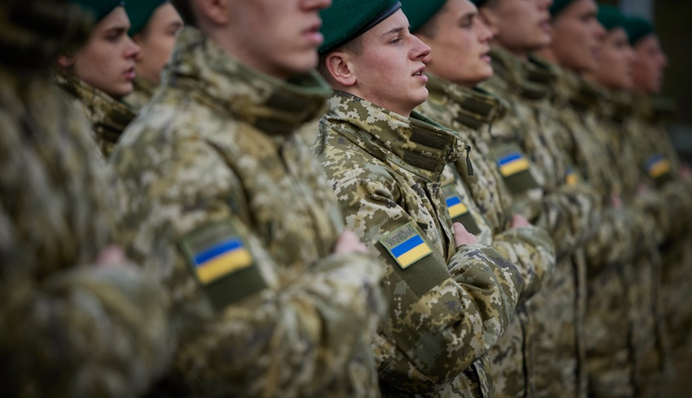 У якому разі військовозобов'язані можуть виїхати у відрядження за кордон: відповідь адвоката