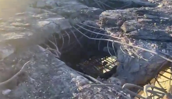 Величезні дірки від снарядів: перше відео Антонівського мосту після ударів HIMARS