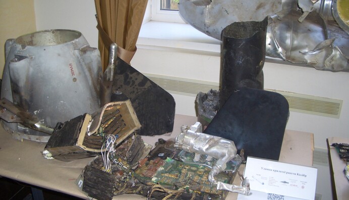 Остатки ракет, снарядов и сбитые БПЛА: в Днепре проходит выставка, эксклюзивные фото