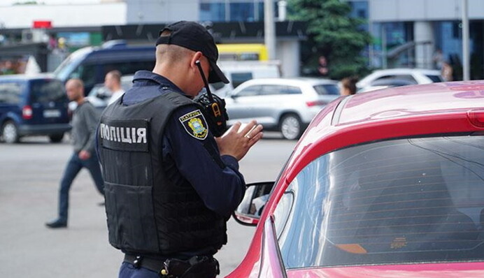 Вручення повістки на очах у поліцейських: як знайти управу на працівників військкомату