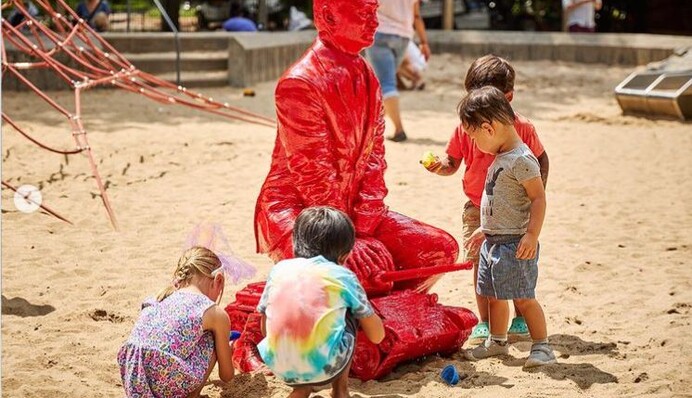 Путіна можна осліпити і розстріляти: у центрі Нью-Йорка з'явилася незвичайна скульптура